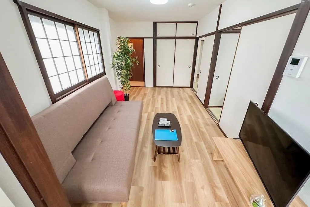 וילה אוסקה 今宮 Guest House! 難波まで1駅!道頓堀とusjへアクセス抜群!Jr線から徒歩4分!最大16人宿泊可能!貸切4Ldk