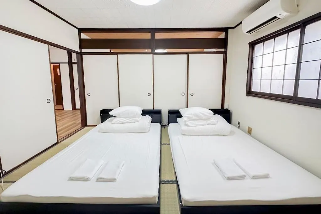 אוסקה 今宮 Guest House! 難波まで1駅!道頓堀とusjへアクセス抜群!Jr線から徒歩4分!最大16人宿泊可能!貸切4Ldk וילה