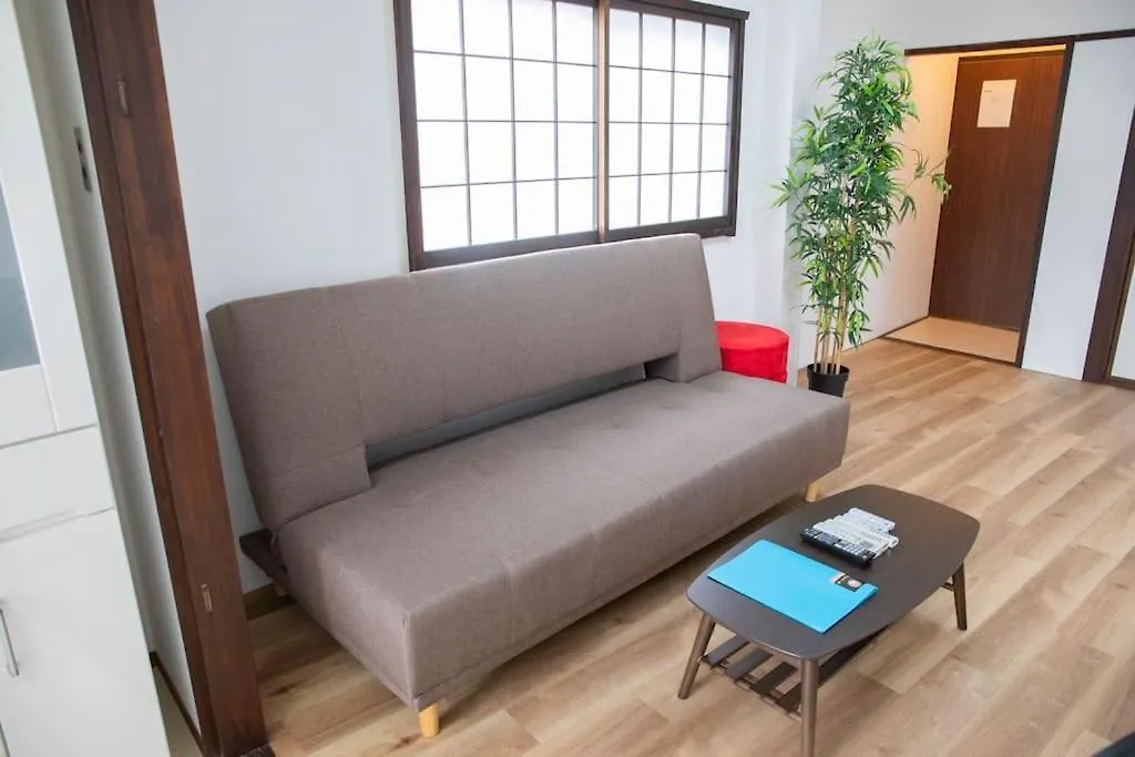 וילה אוסקה 今宮 Guest House! 難波まで1駅!道頓堀とusjへアクセス抜群!Jr線から徒歩4分!最大16人宿泊可能!貸切4Ldk יפן